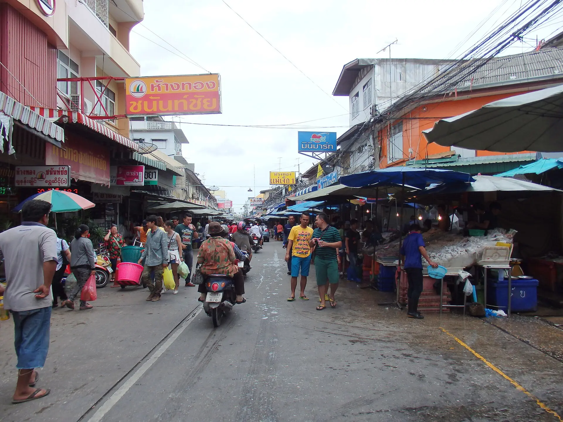 ถนนคนเดินชะอำ